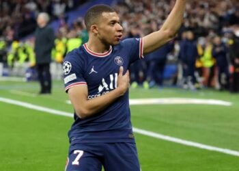 “El PSG hace todo lo posible por renovar a Mbappé antes de finales de agosto, mientras Ramón Alvarez de Mon se prepara para unas vacaciones”