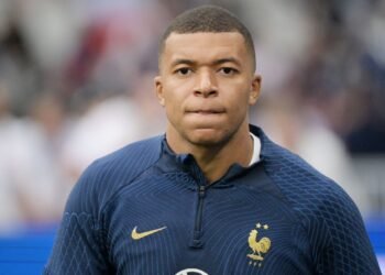 Delegación de Al Hilal busca convencer a Mbappé con una oferta millonaria en París