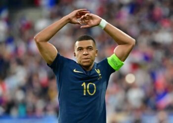 Posible oferta de 180 millones de euros por Kylian Mbappé despierta especulaciones