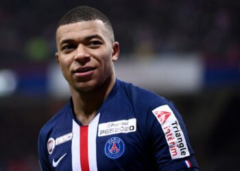 Un contrato alucinante si Kylian Mbappé se queda en el PSG este verano