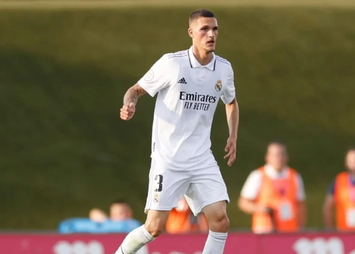 Rafa Marín es cedido al Deportivo Alavés por el Real Madrid C. F.