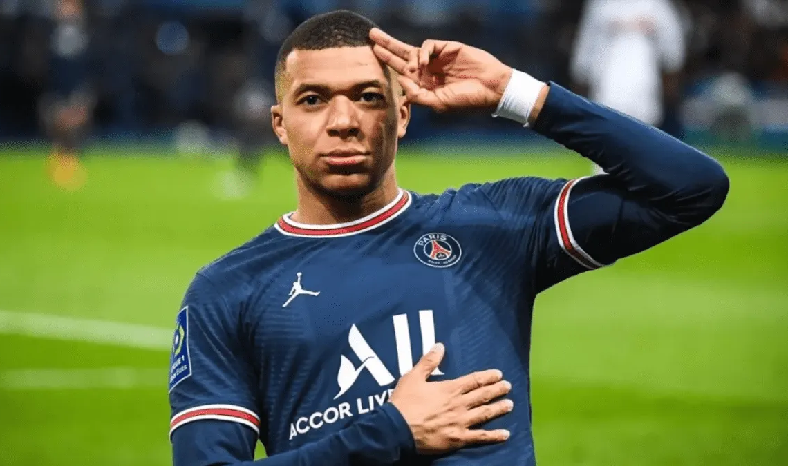 El PSG ya busca sustituto a Mbappé, vía El Chiringuito.