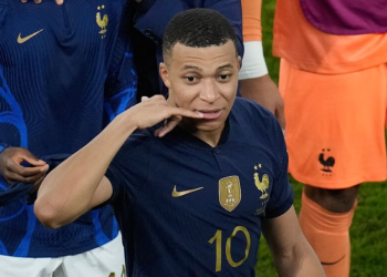 Andrés Onrubia lo confirma, Mbappé ha llegado a los entrenamientos y, mañana, estará con Al Khelaifi.