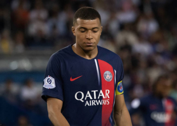 El PSG busca despedir a Mbappé de la gira en Japón. vía Sport.