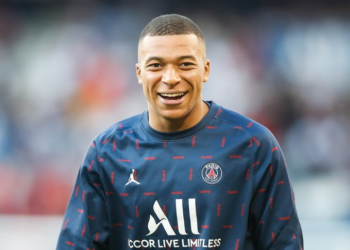 Alberto Pereiro desata la locura con Mbappé.