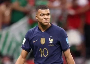 Negociaciones en curso: PSG busca récord mundial con Mbappé mientras Real Madrid ofrece 200 millones