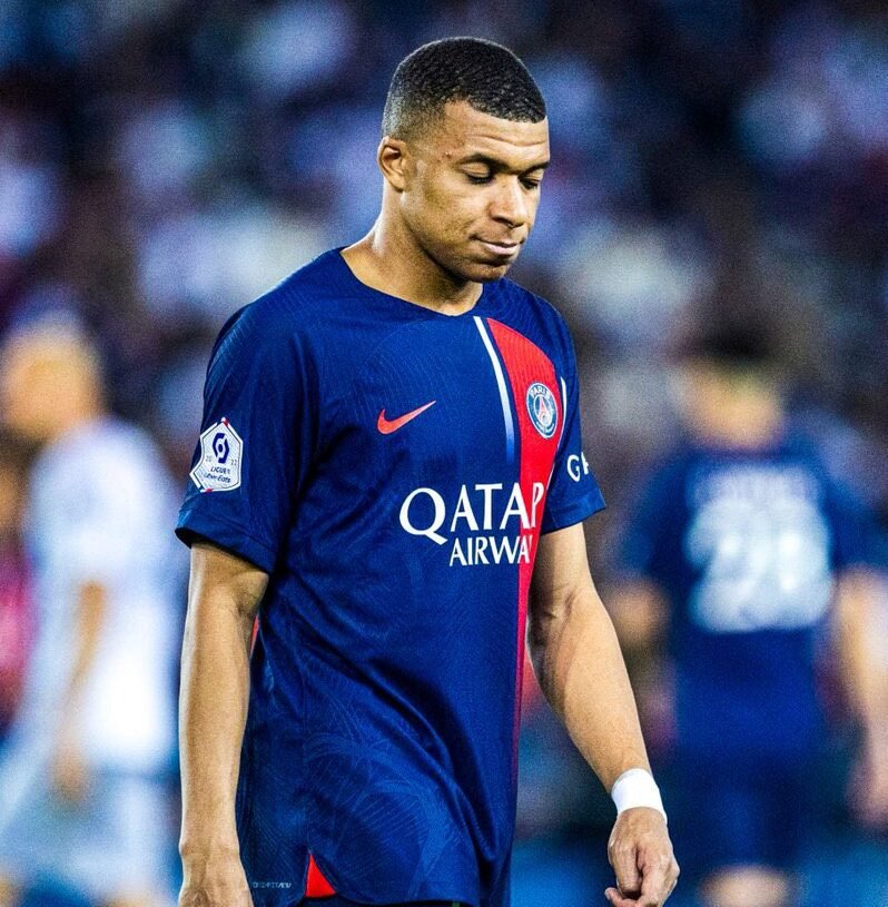 EXCL: PSG niega reunión con Fayza Lamari, madre de Mbappé