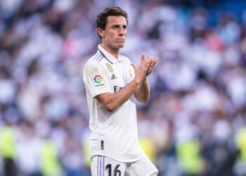 Odriozola Excluido de la Convocatoria: Ausente en el Banquillo