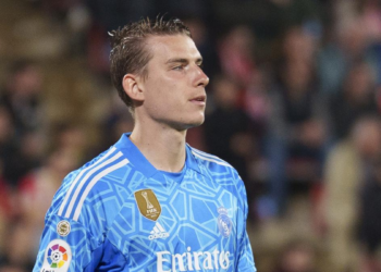El Real Madrid busca vender a Lunin, ya tendría precio según MARCA