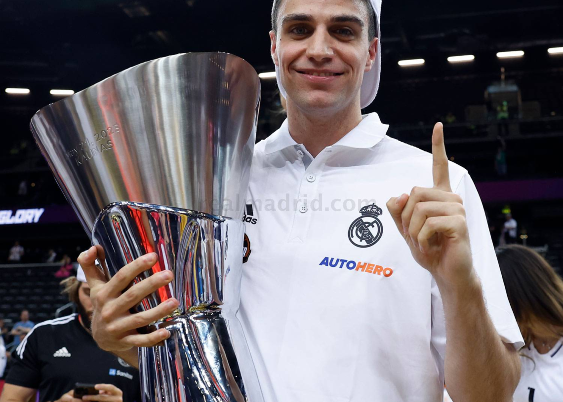 Renovación OFICIAL del Real Madrid de baloncesto