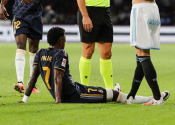 Carlo Ancelotti confirma la lesión de Vinicius Jr