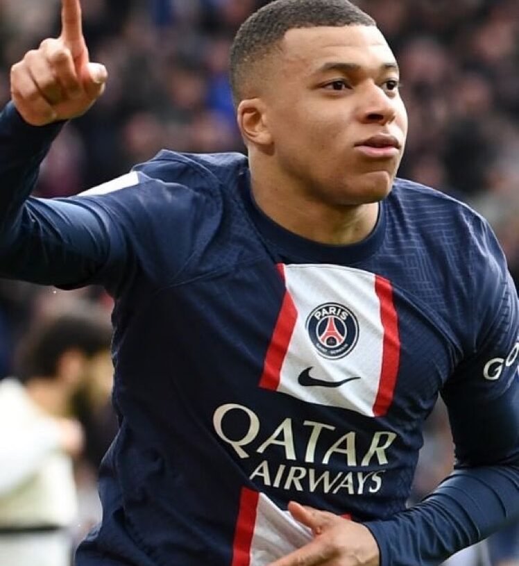 Florentino Pérez: La Estrategia de Fichajes y Mbappé