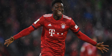 El Bayern busca blindar a Davies