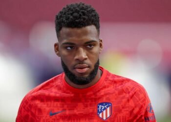 Lemar se salió en camilla por una rotura en el tendón de Aquiles