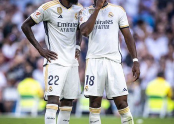 Tchouamení tira de la manta, sus opciones de central