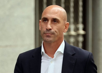 SANCIÓN OFICIAL de la FIFA a Luis Rubiales por el beso a Jenni Hermoso
