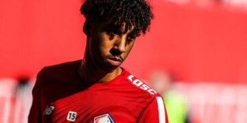 PSG Intensifica sus Esfuerzos por Fichar a Leny Yoro