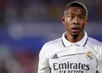 Ancelotti Aclara su Postura: Alaba No Jugará en el Centro del Campo