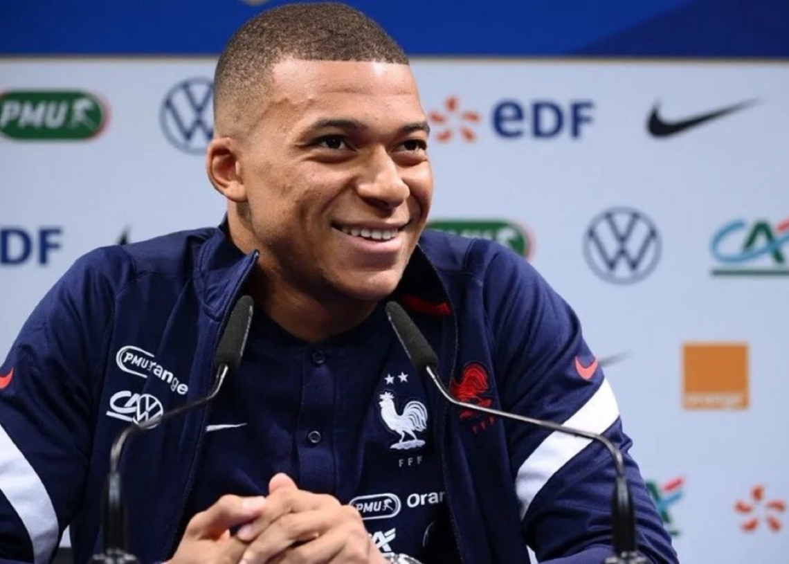 Mbappé se lo deja CLARO al periodista que pregunta por su FUTURO