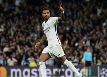 Rodrygo mete en un “MARRON” a Ancelotti con Vini de por medio