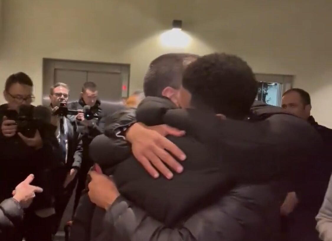 Jude Bellingham Se Reencuentra con su Padre Antes de Recibir el Golden Boy Award