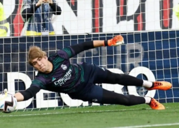 El GIGANTE que el Real Madrid prepara para la portería