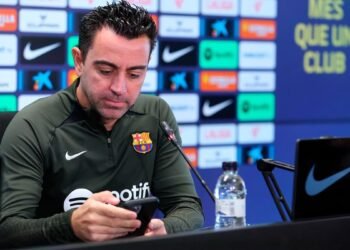 Xavi Hernández Anuncia su Salida del Barcelona: Desafíos y Desencantos