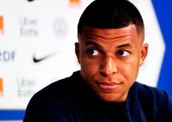 Descontento de Mbappé con Florentino Pérez: Un Vistazo a las Relaciones Contractuales