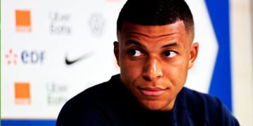 Descontento de Mbappé con Florentino Pérez: Un Vistazo a las Relaciones Contractuales