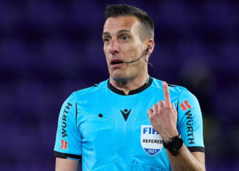 El árbitro que TIRA DE LA MANTA con las decisiones del CTA