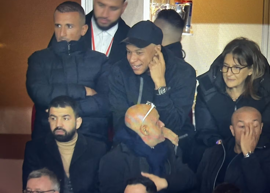 Mbappé en las gradas, Luis Enrique sigue castigándole