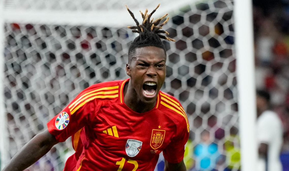 La oferta del PSG APLASTA a la del Barça por Nico Williams