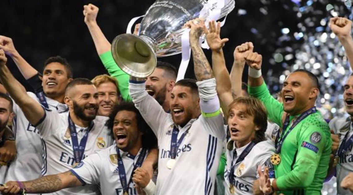 Esta LEYENDA del Real Madrid ANUNCIA su RETIRADA